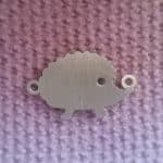 آویز دستبند نقره 925 طرح خارپشت 3 قیراط